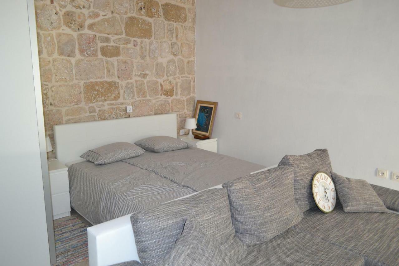 Apartments Martinis Βις Εξωτερικό φωτογραφία
